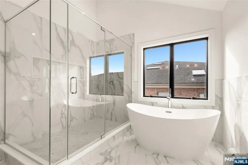 230 8th Street B Palisades Park, NJ 07650