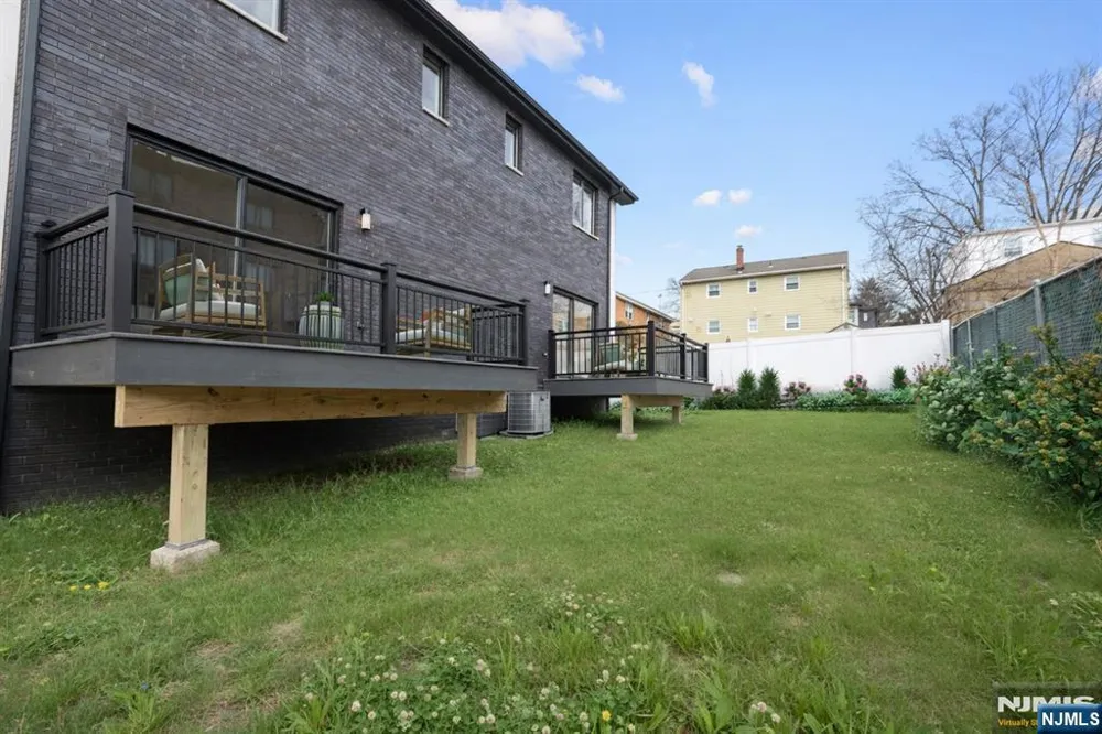 230 8th Street B Palisades Park, NJ 07650