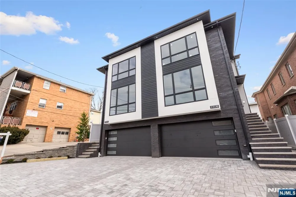230 8th Street B Palisades Park, NJ 07650