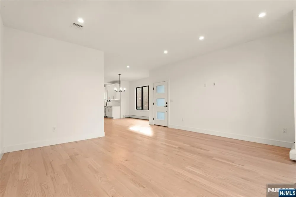 230 8th Street B Palisades Park, NJ 07650