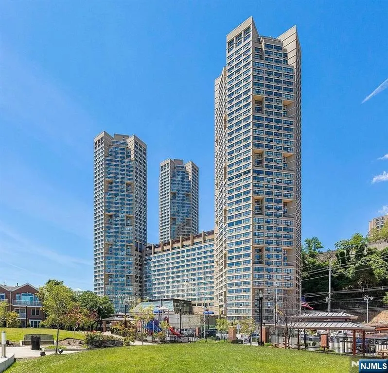 7002 Boulevard East 3F Guttenberg, NJ 07093