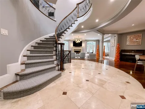 114 Bellaire Drive