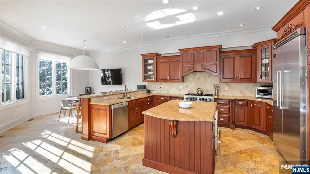 114 Bellaire Drive Demarest, NJ 07627