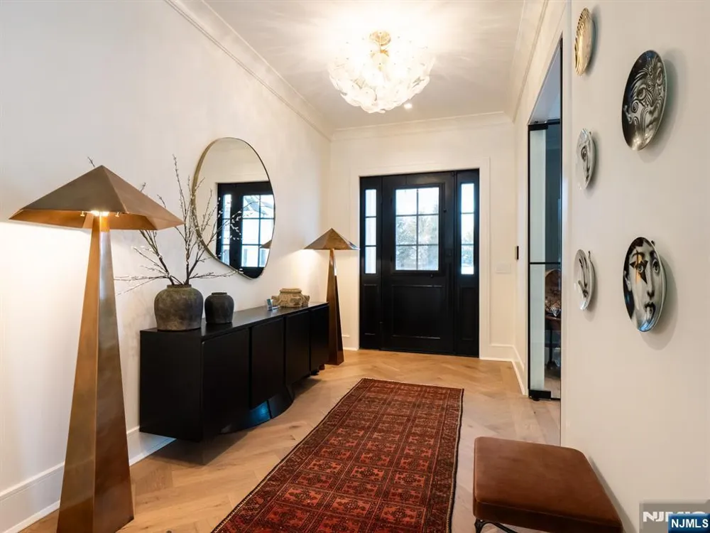 16-18 Paris Avenue 9 Rockleigh, NJ 07647