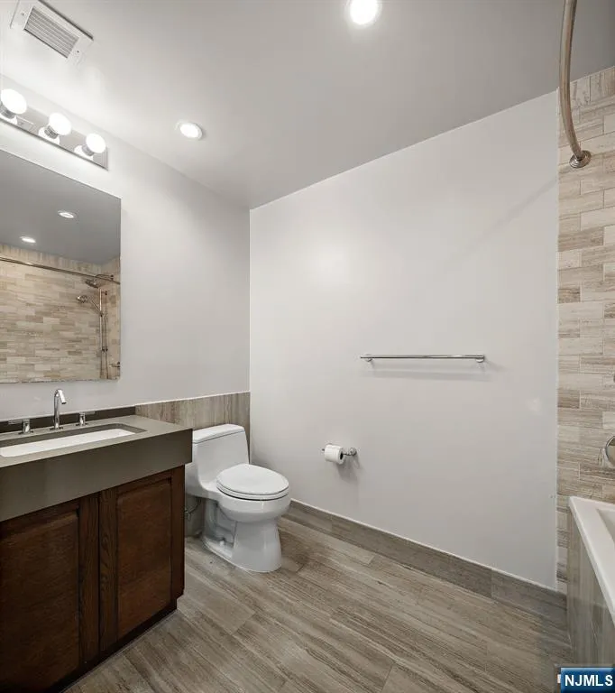 1000 Avenue At Port Imperial PH702 Weehawken, NJ 07086