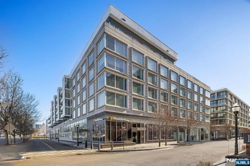 1000 Avenue At Port Imperial PH702 Weehawken, NJ 07086