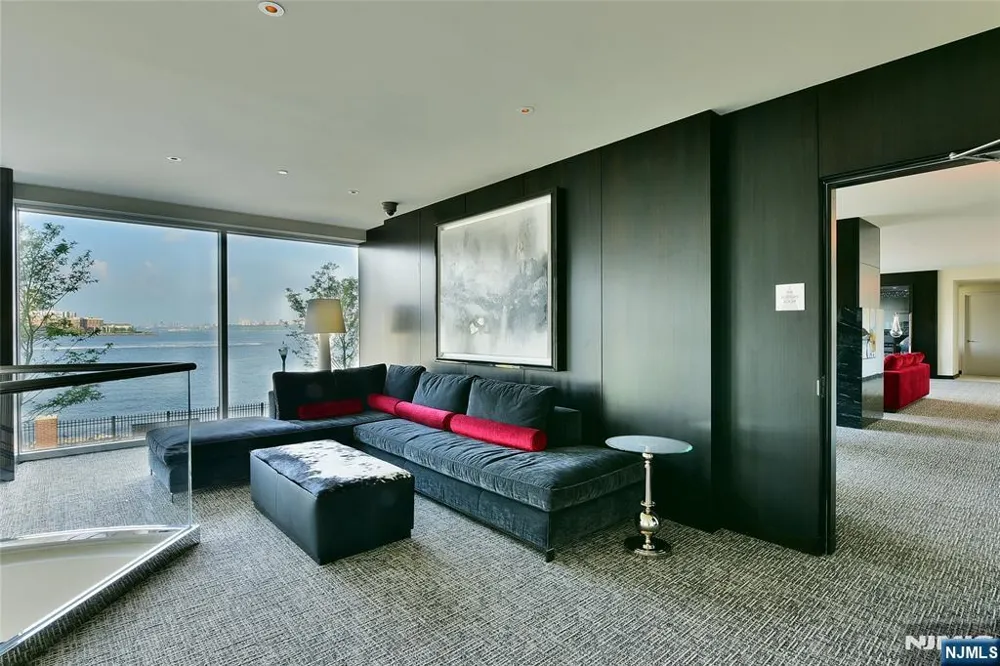 1000 Avenue At Port Imperial PH702 Weehawken, NJ 07086