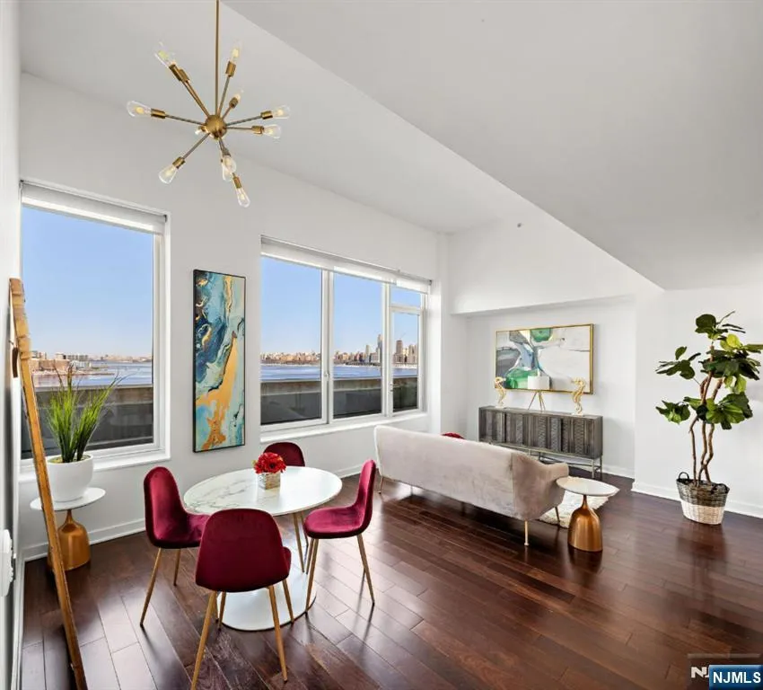 1000 Avenue At Port Imperial PH702 Weehawken, NJ 07086
