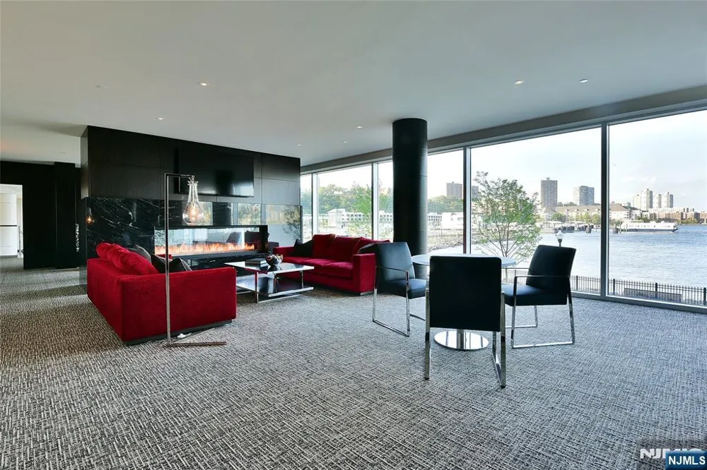 1000 Avenue At Port Imperial PH702 Weehawken, NJ 07086