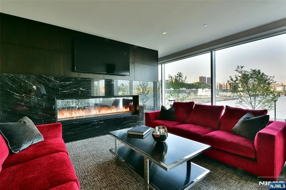 1000 Avenue At Port Imperial PH702 Weehawken, NJ 07086