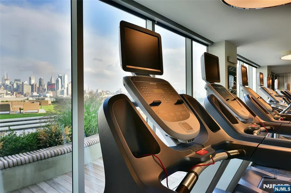 1000 Avenue At Port Imperial PH702 Weehawken, NJ 07086