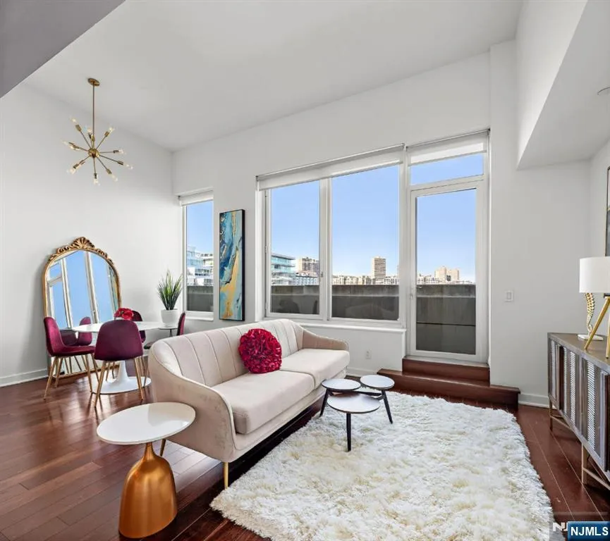 1000 Avenue At Port Imperial PH702 Weehawken, NJ 07086