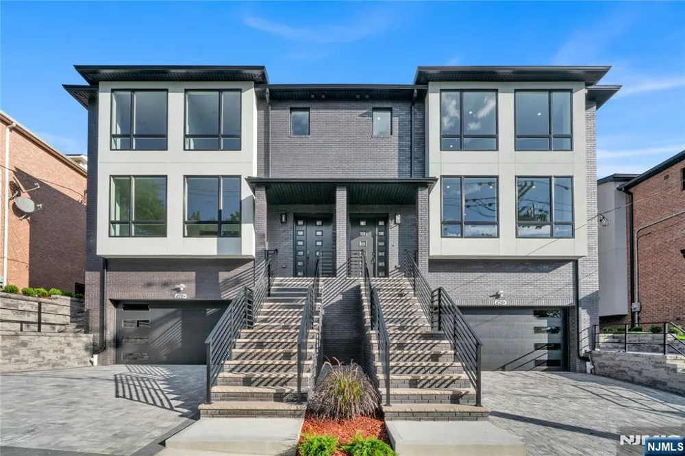 428 6th Street 1 Palisades Park, NJ 07650