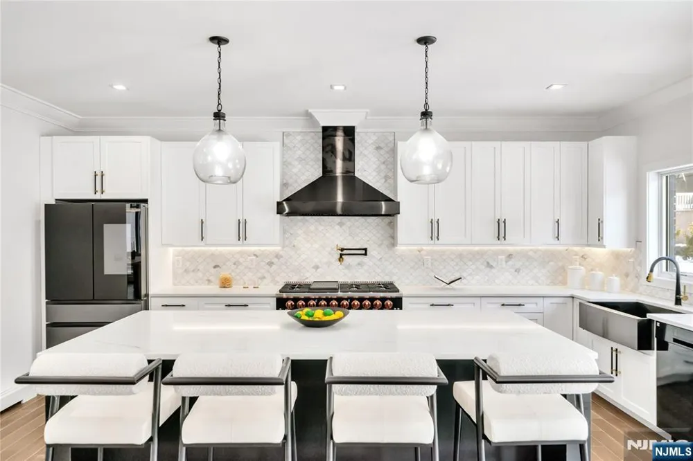 428 6th Street 1 Palisades Park, NJ 07650