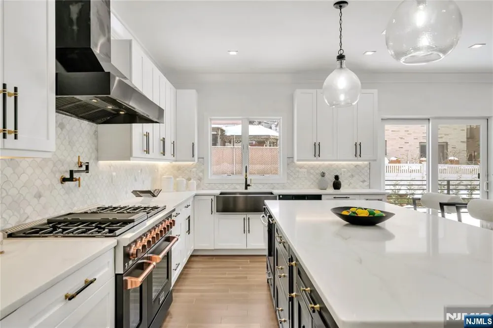 428 6th Street 1 Palisades Park, NJ 07650