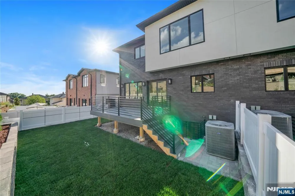 428 6th Street 1 Palisades Park, NJ 07650