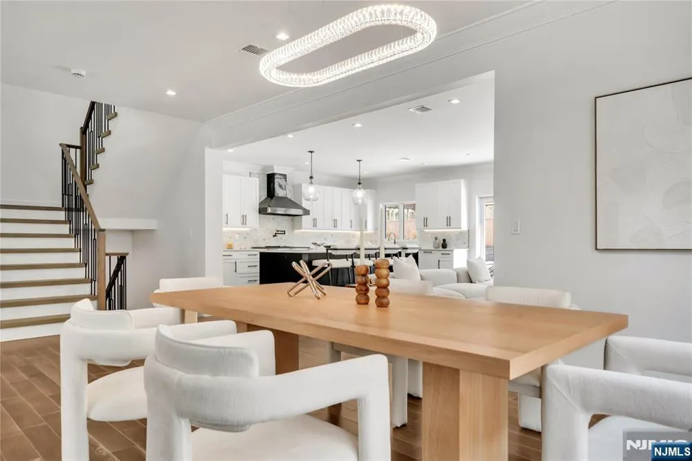 428 6th Street 1 Palisades Park, NJ 07650