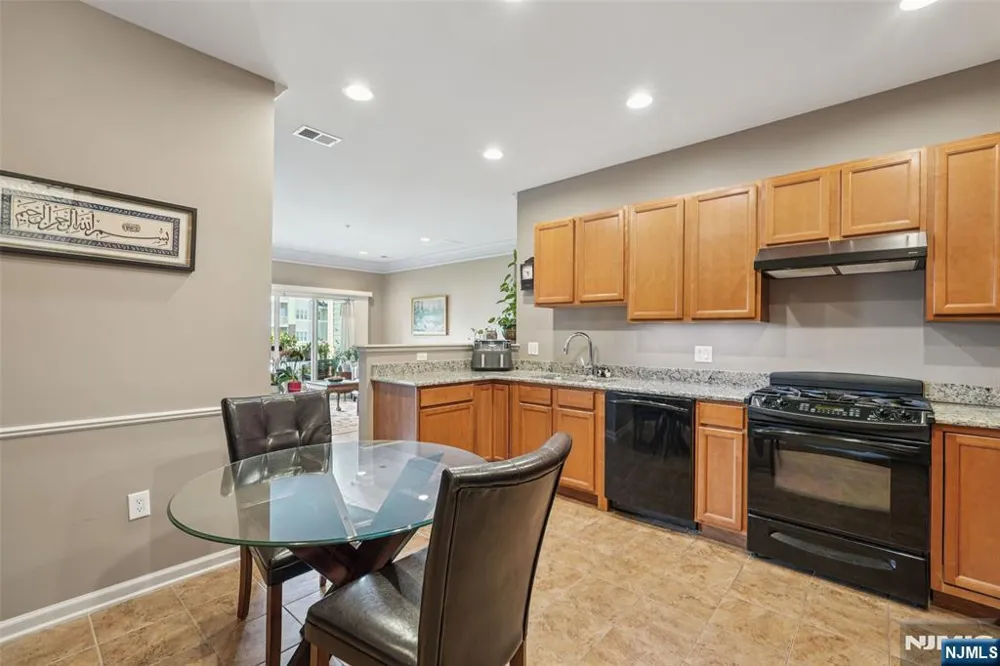 2217 Warrens Way Wanaque, NJ 07465