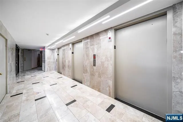 2005 Harmon Cove Tower Secaucus, NJ 07094