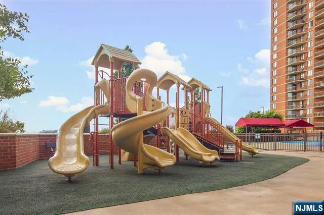 2005 Harmon Cove Tower Secaucus, NJ 07094