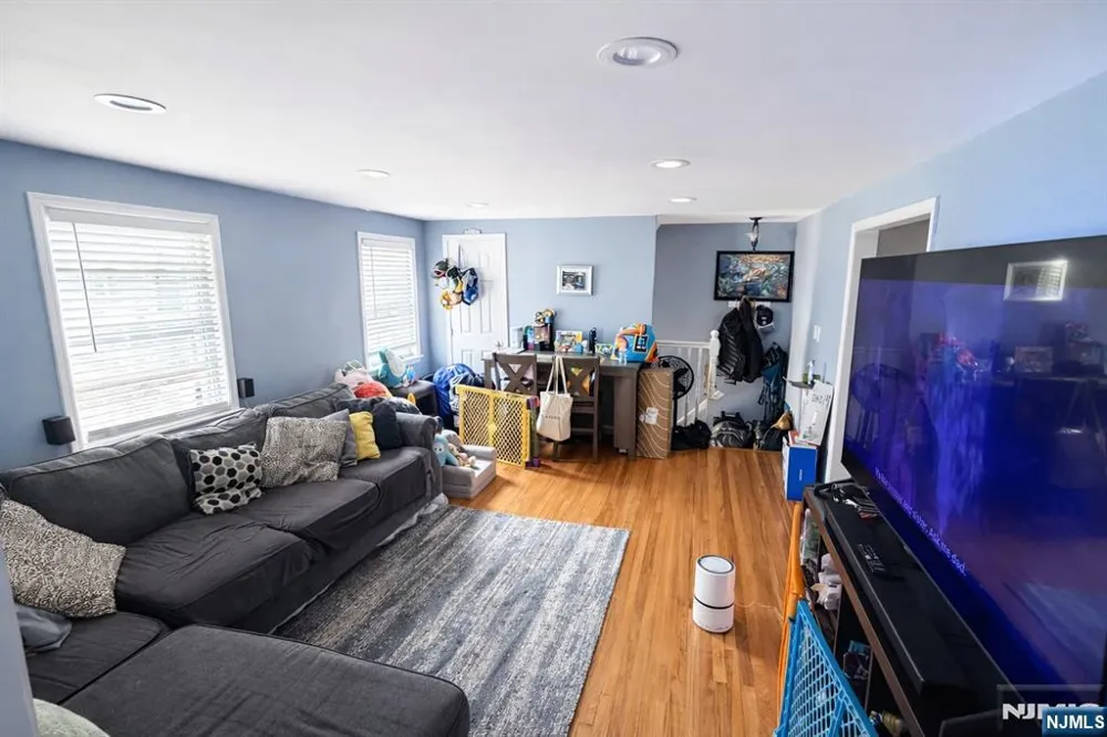 118 Darwin Avenue 30 Rutherford, NJ 07070