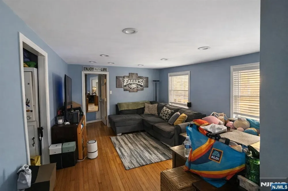 118 Darwin Avenue 30 Rutherford, NJ 07070
