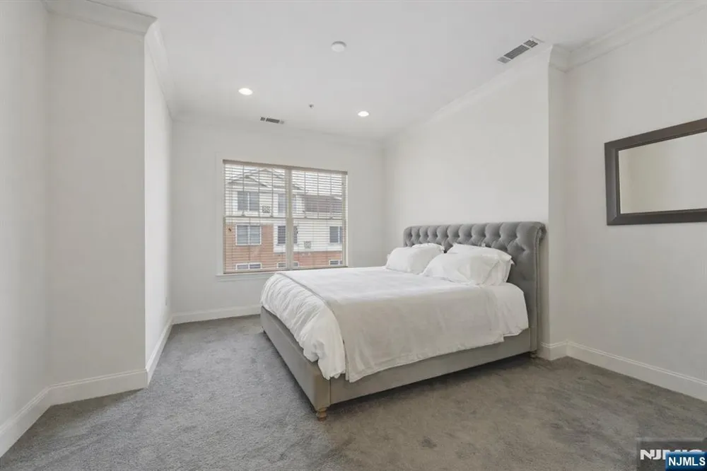 1314 The Plaza Tenafly, NJ 07670