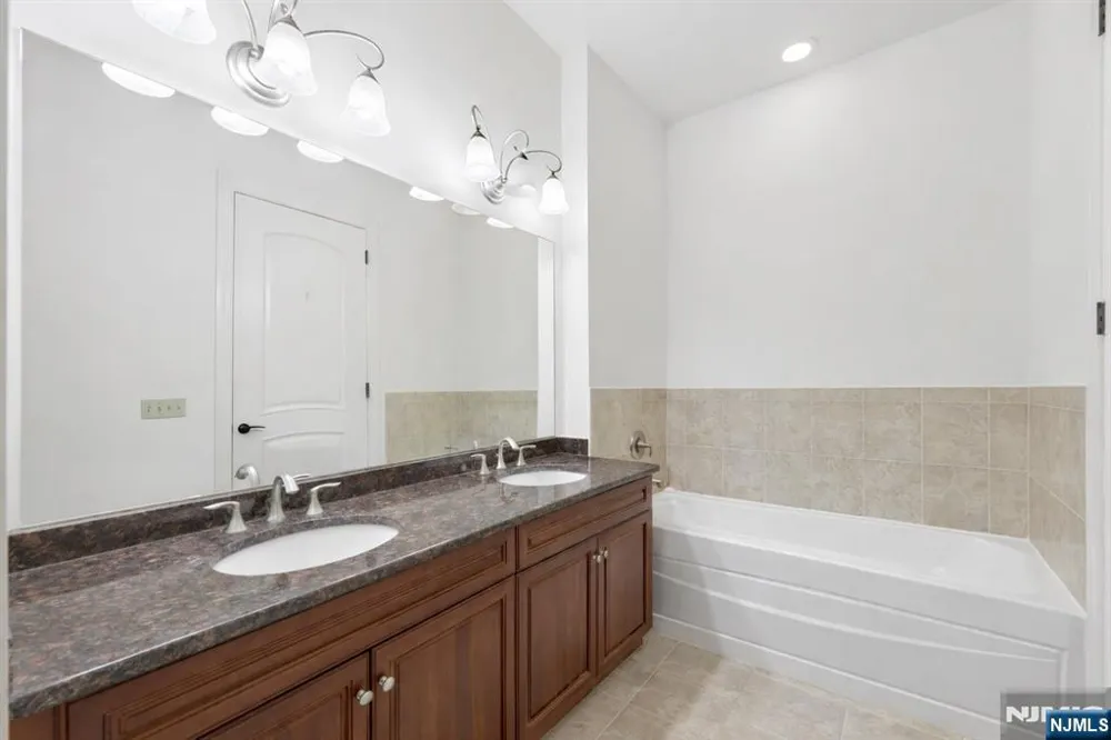 1314 The Plaza Tenafly, NJ 07670