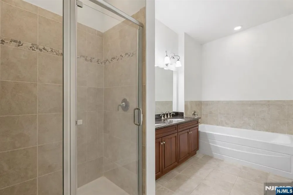 1314 The Plaza Tenafly, NJ 07670