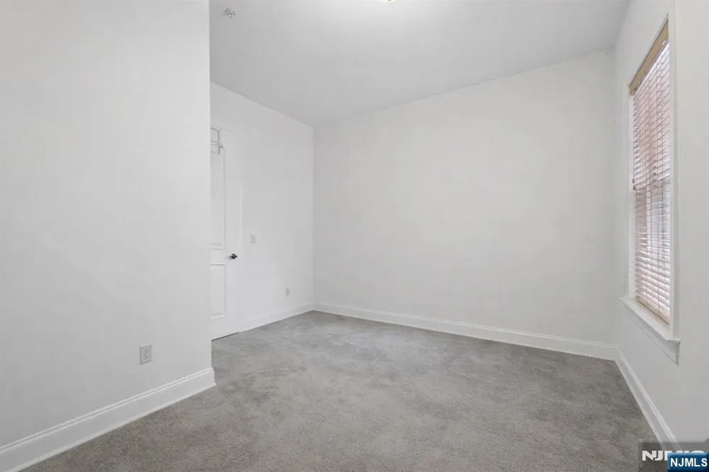1314 The Plaza Tenafly, NJ 07670