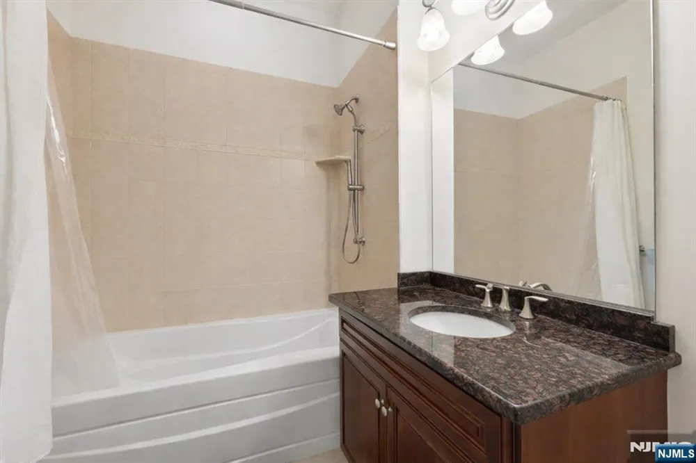 1314 The Plaza Tenafly, NJ 07670