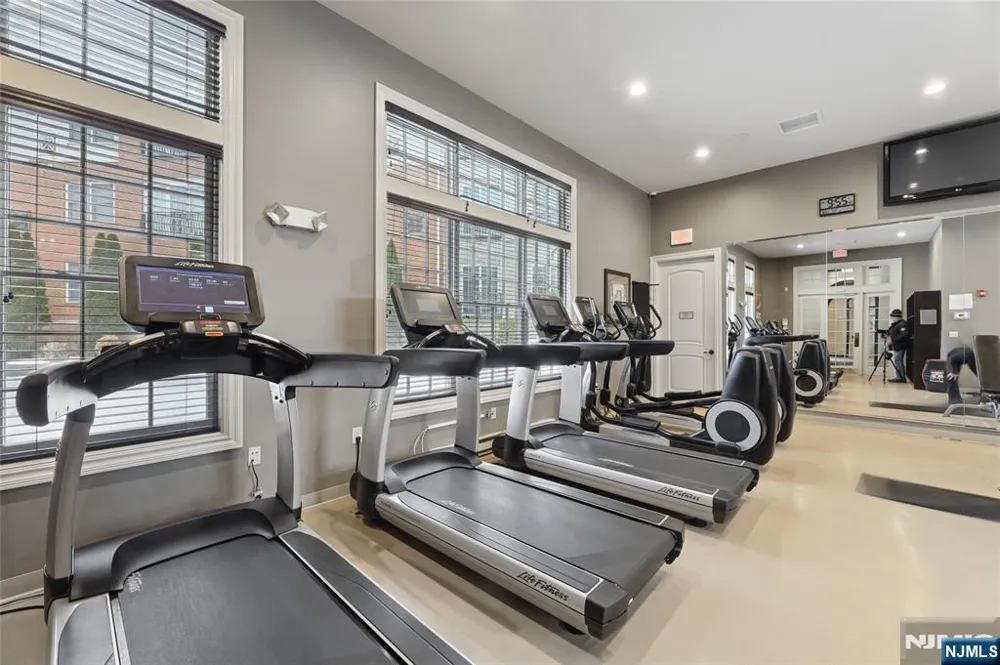 1314 The Plaza Tenafly, NJ 07670