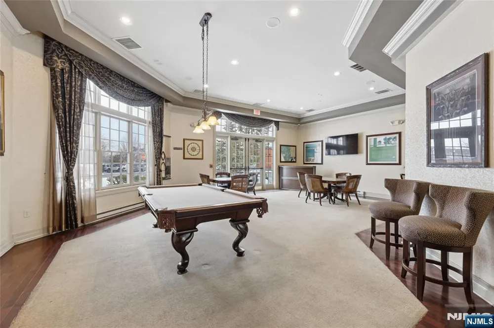 1314 The Plaza Tenafly, NJ 07670