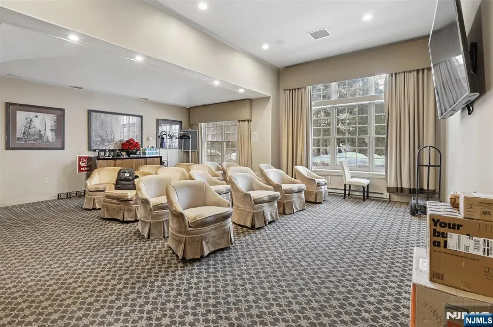 1314 The Plaza Tenafly, NJ 07670