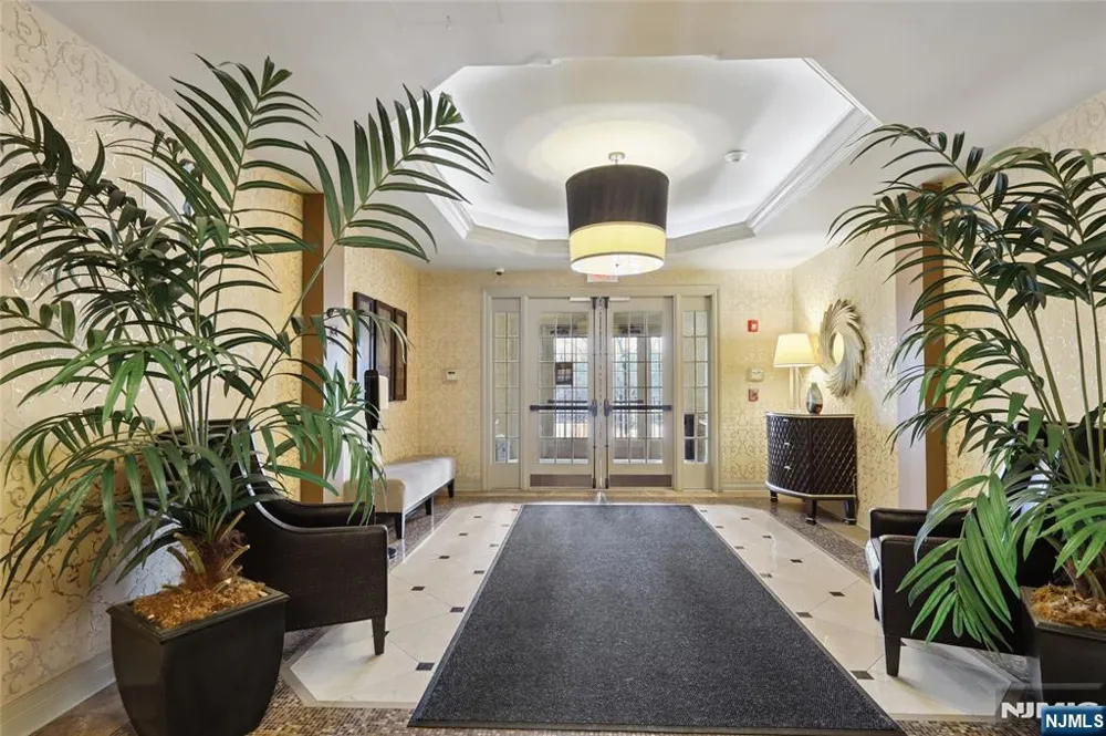 1314 The Plaza Tenafly, NJ 07670