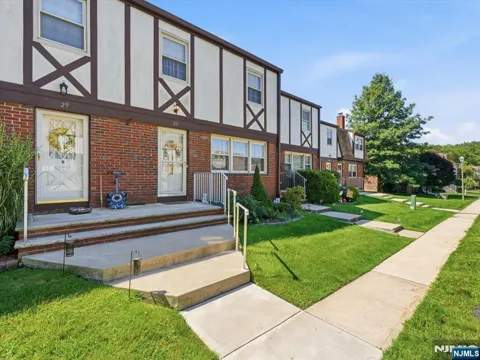 28 Tudor Place