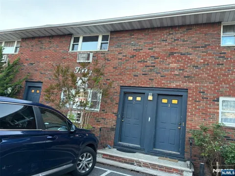 50 Main Street Apt 2A