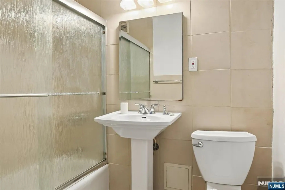 500 Central Avenue 1617 Union City, NJ 07087