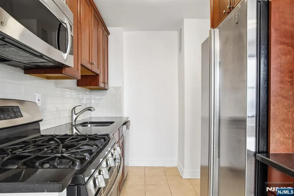 500 Central Avenue 1617 Union City, NJ 07087