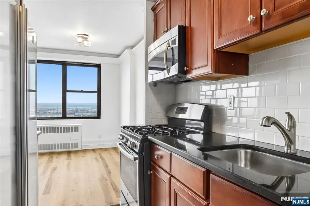 500 Central Avenue 1617 Union City, NJ 07087
