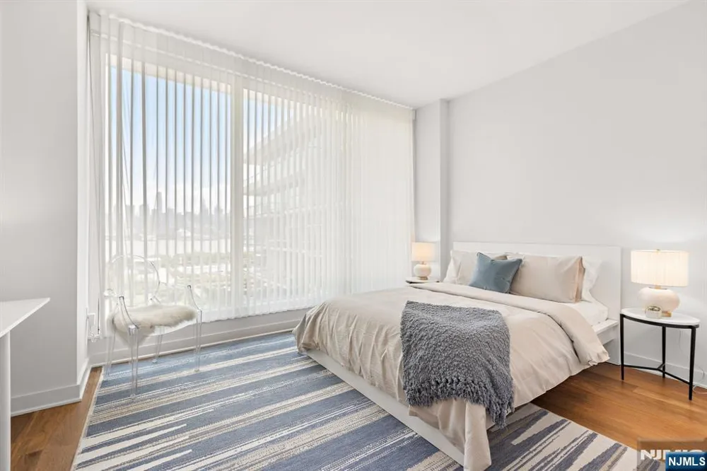 1200 Ave At Port Imperial 513 Weehawken, NJ 07086
