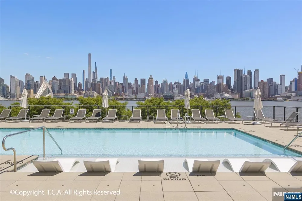 1200 Ave At Port Imperial 513 Weehawken, NJ 07086