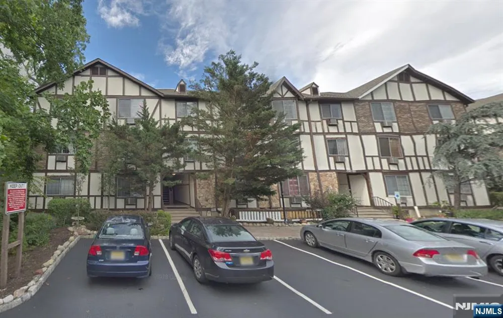 2004 Hawthorne Lane Mahwah, NJ 07430