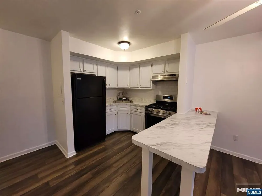 2004 Hawthorne Lane Mahwah, NJ 07430