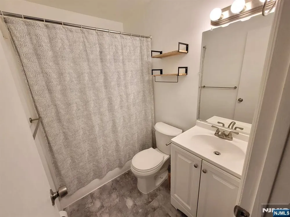 2004 Hawthorne Lane Mahwah, NJ 07430