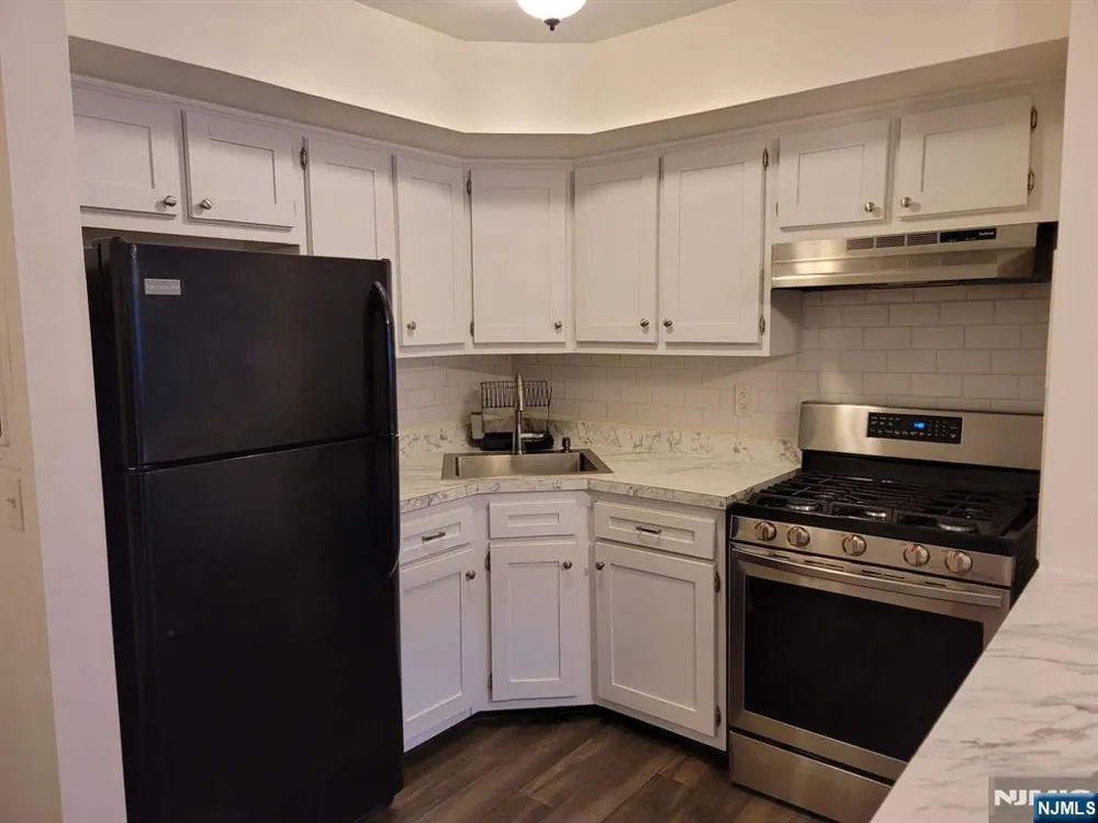 2004 Hawthorne Lane Mahwah, NJ 07430