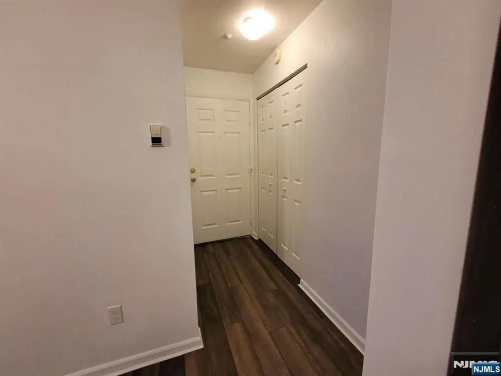 2004 Hawthorne Lane Mahwah, NJ 07430
