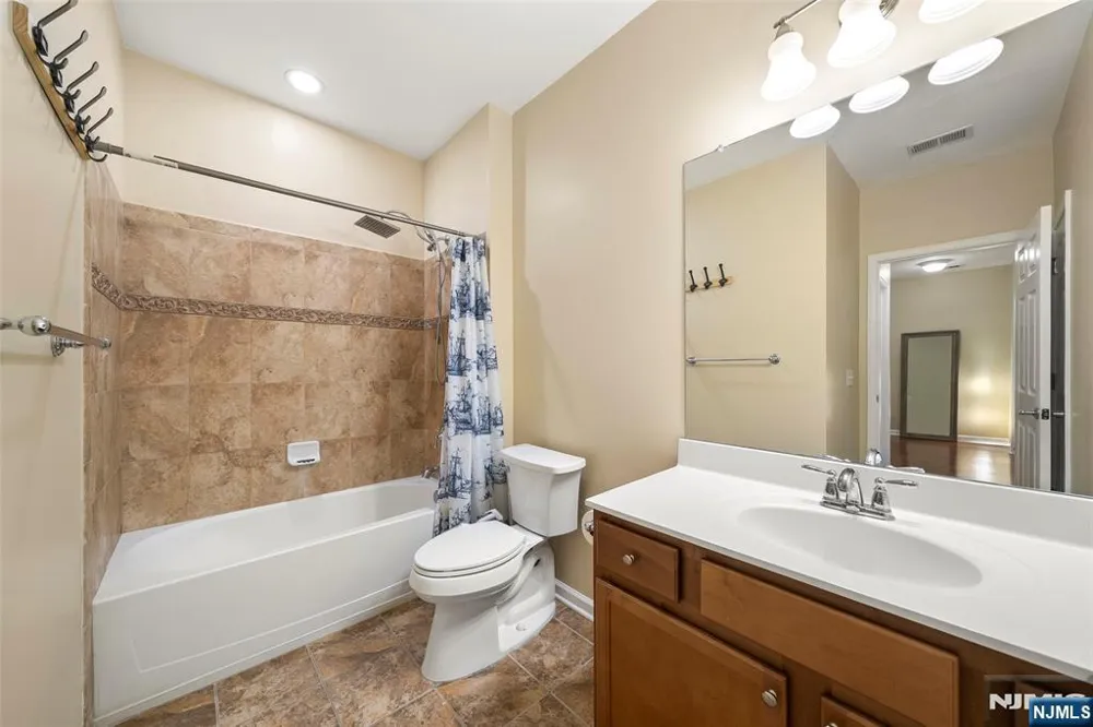 3 Holly Lane Garfield, NJ 07026