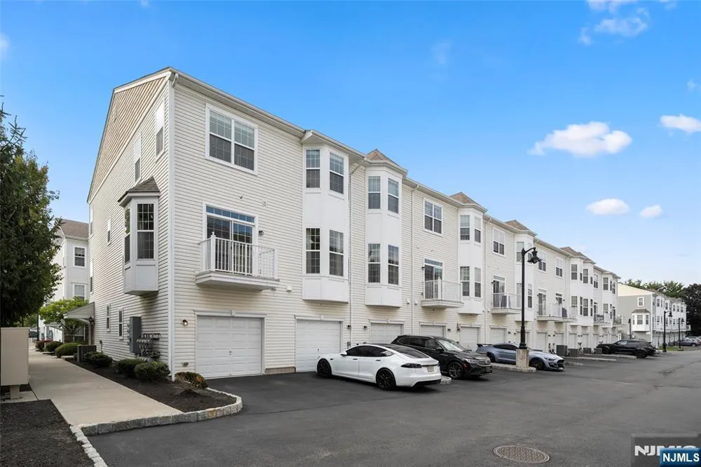 3 Holly Lane Garfield, NJ 07026