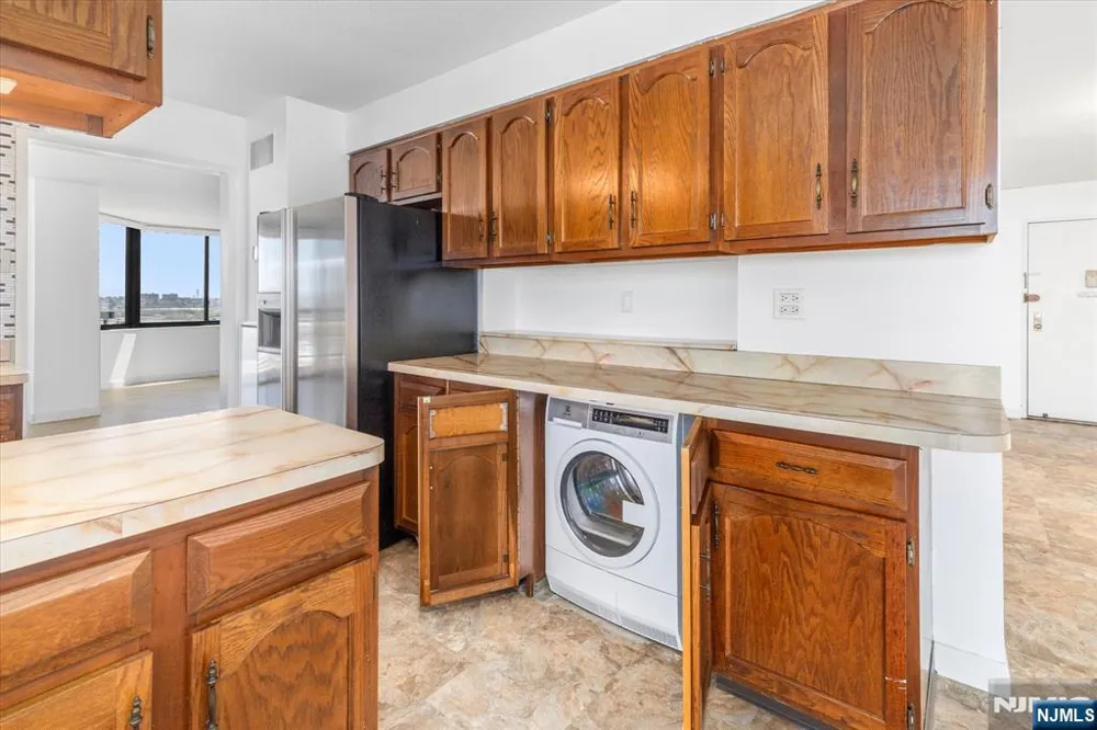 1705 Harmon Cove Tower Secaucus, NJ 07094